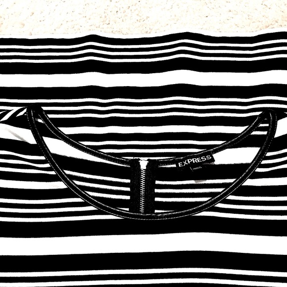 🆕🔥EXPRESS STYLISH&CHIC FAUX LEATHER COLLAR TRIMMED/ZIPPER UP BACK/FORM FITTING - Picture 7 of 13